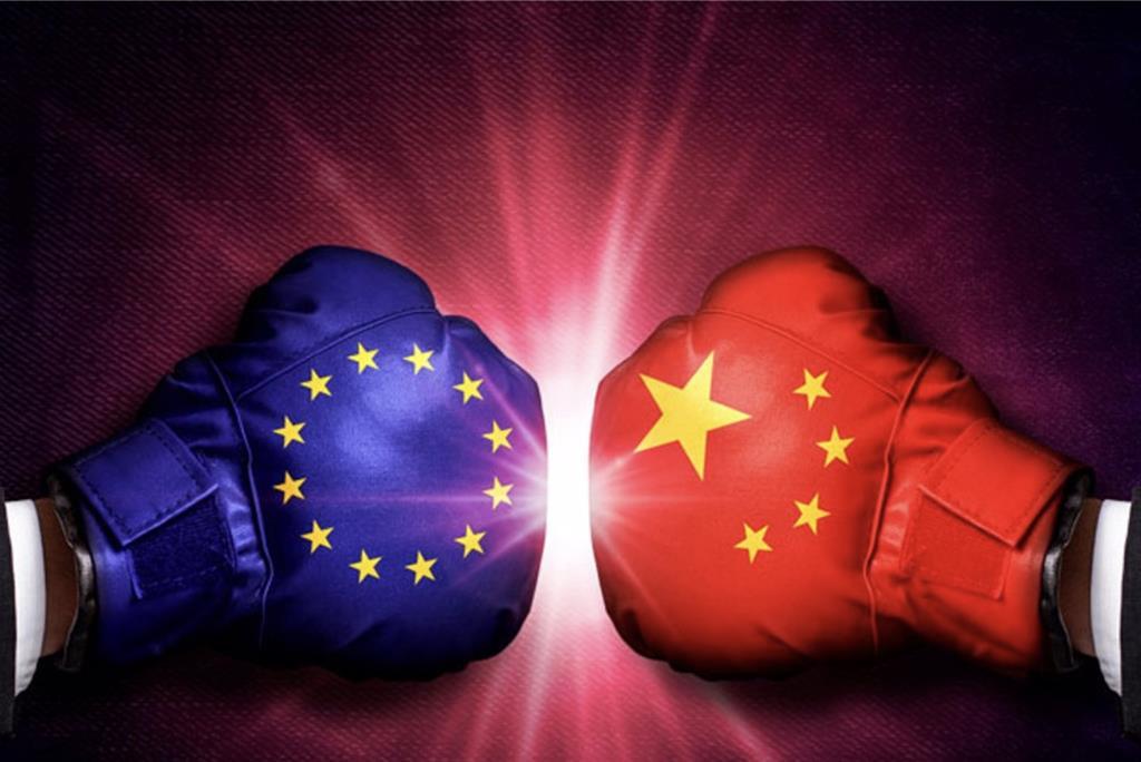 14对14！ 欧盟刚刚制裁了中国企业，北京当天就作出了回应。

7月25日，官媒