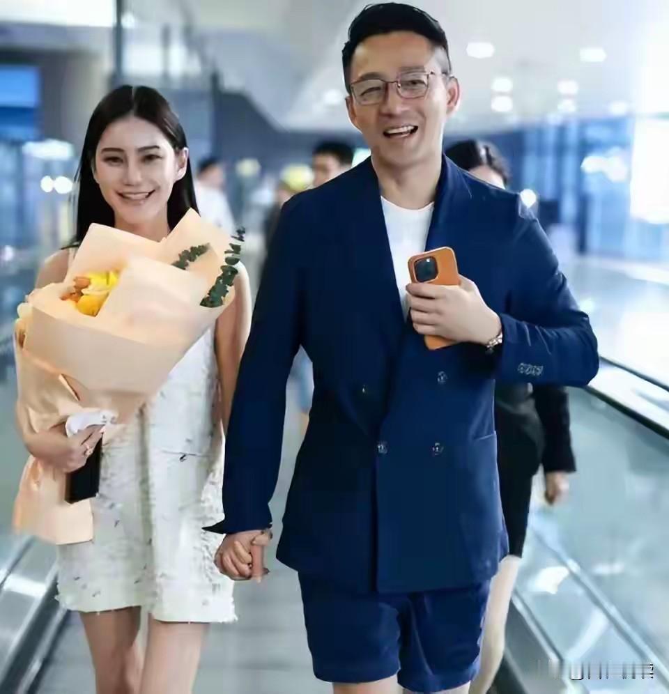 哦，看懂了看懂了 

马筱梅的小心思
可真不是一般多

大家发现了吗

马筱梅这
