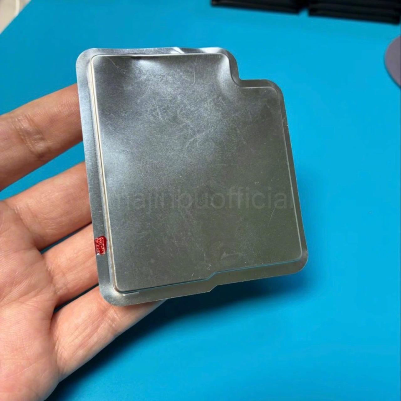 iPhone17Air电池曝光大约2900毫安时容量，有点担心续航啊，能妥妥用一