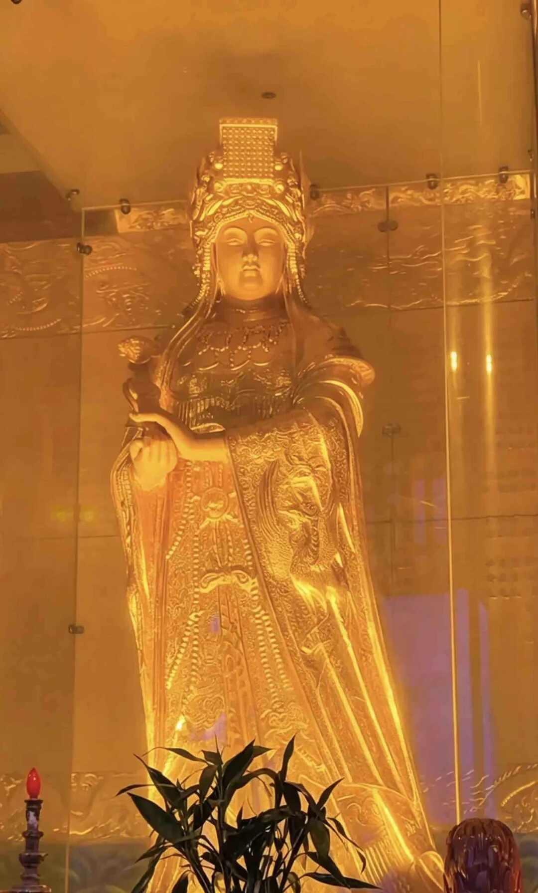 黄金妈祖 妈祖娘娘
妈祖 妈祖娘娘 心诚则灵有求必应 福建人的信仰 妈祖保佑 民