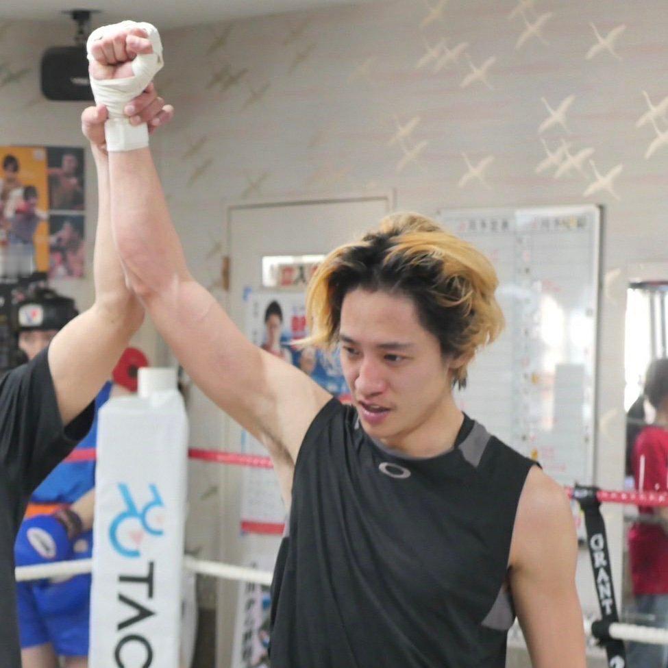日娱新闻 演员藤原季节（33岁）将参加9月1日在东京后乐园大厅举行的职业拳击超最