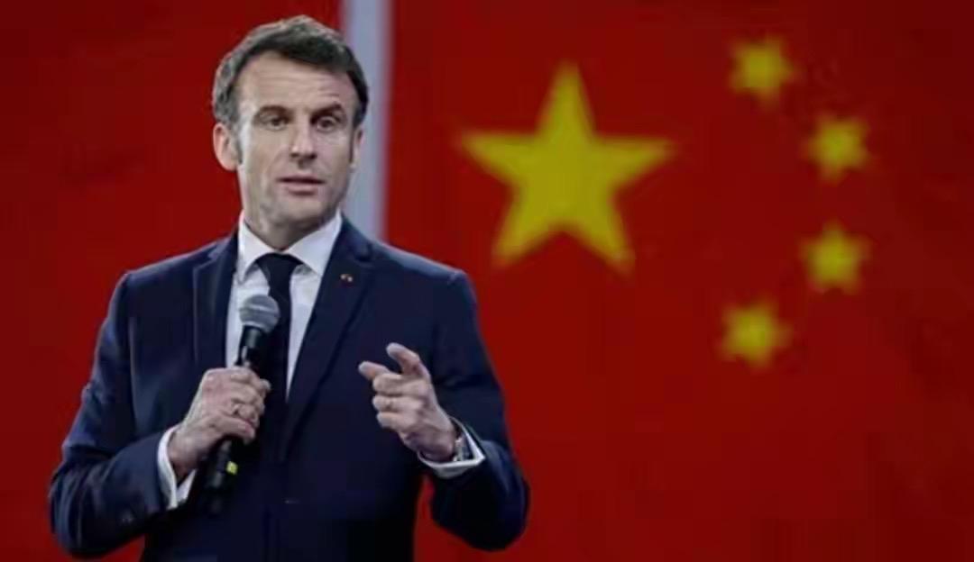 中国是全世界公认的友好大国，法国也是有影响力的西方发达国家，希望我们团结携手，真