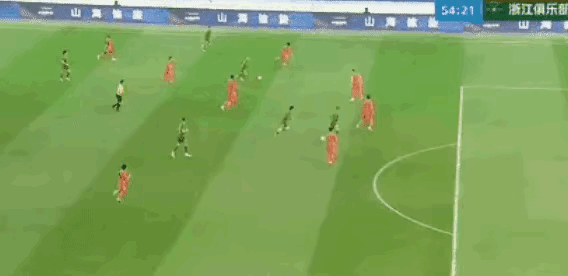 ⚽中超大逆转！浙江队4-1掀翻青岛海牛，王钰栋梅开二度，扣5分后积分终变2分！北