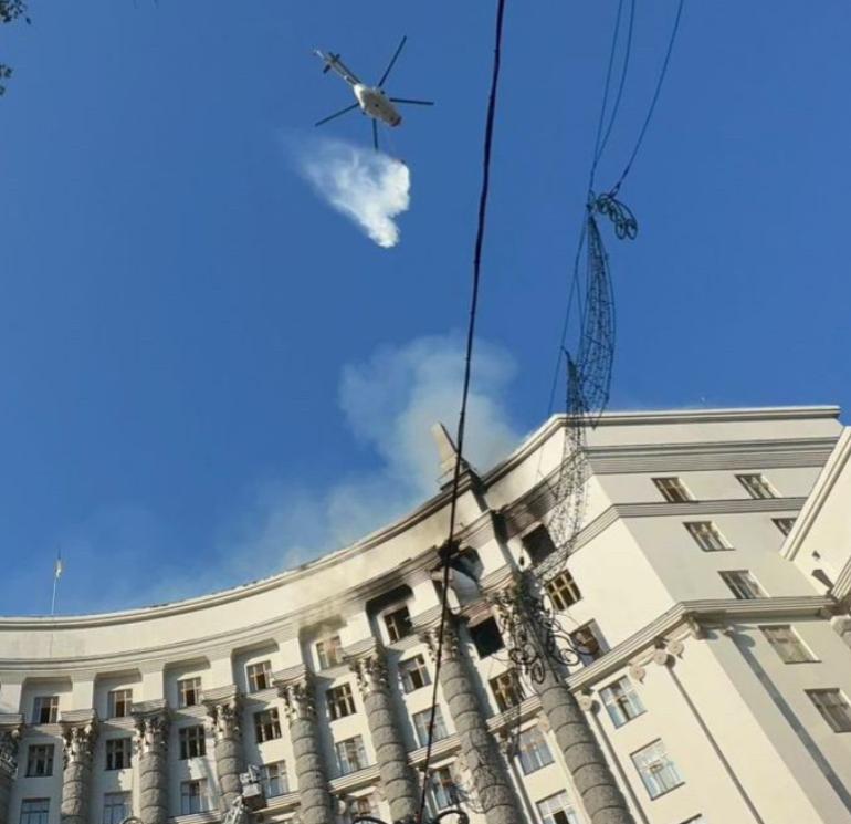 泽连斯基睡不着了，当地时间9月7日上午，乌克兰基辅持续响起爆炸声，俄罗斯当天凌晨