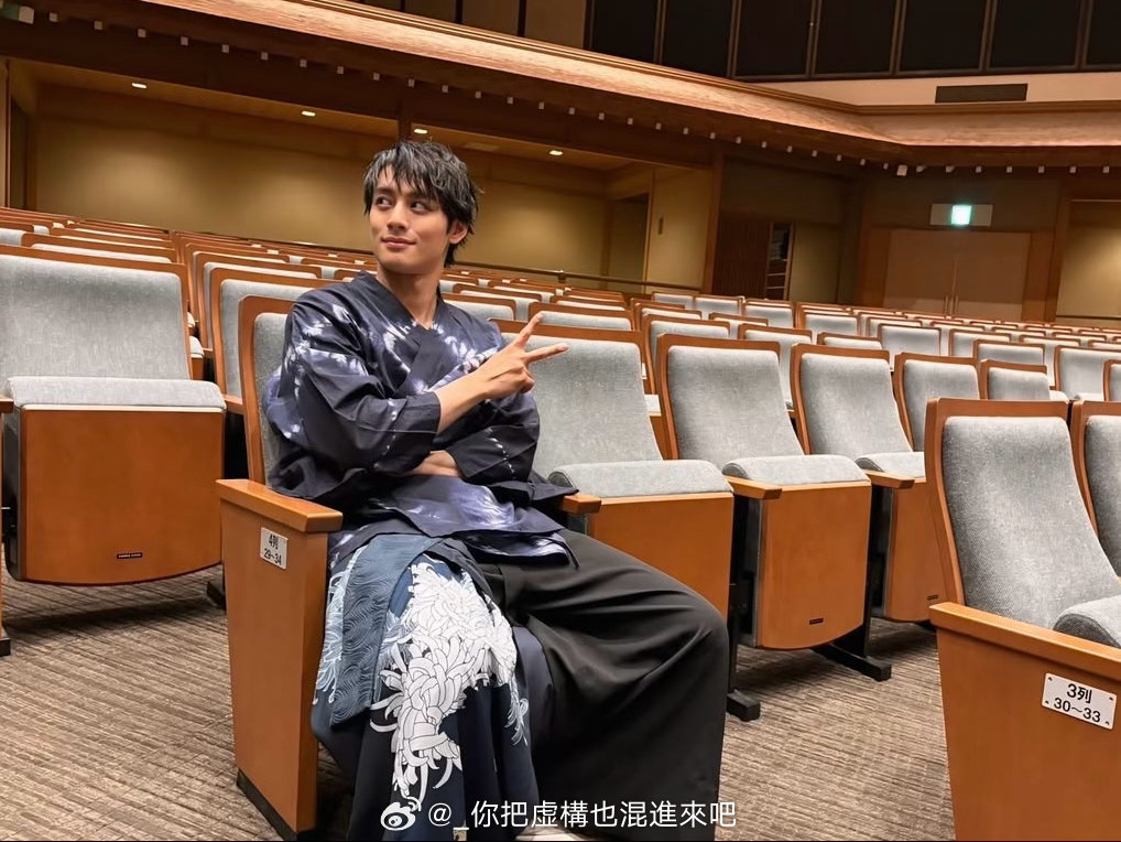 经过11号就跟短头发和解了 显年轻吧我只能说 
