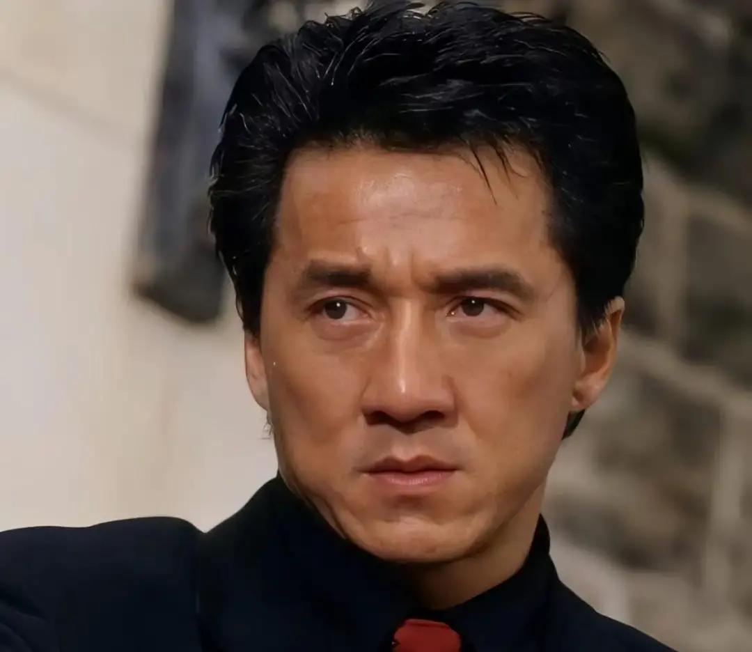 被拒两次，欧弟直播带货年赚2.3亿
 
酒桌第一次提拜师，成龙一句“学院考试不过