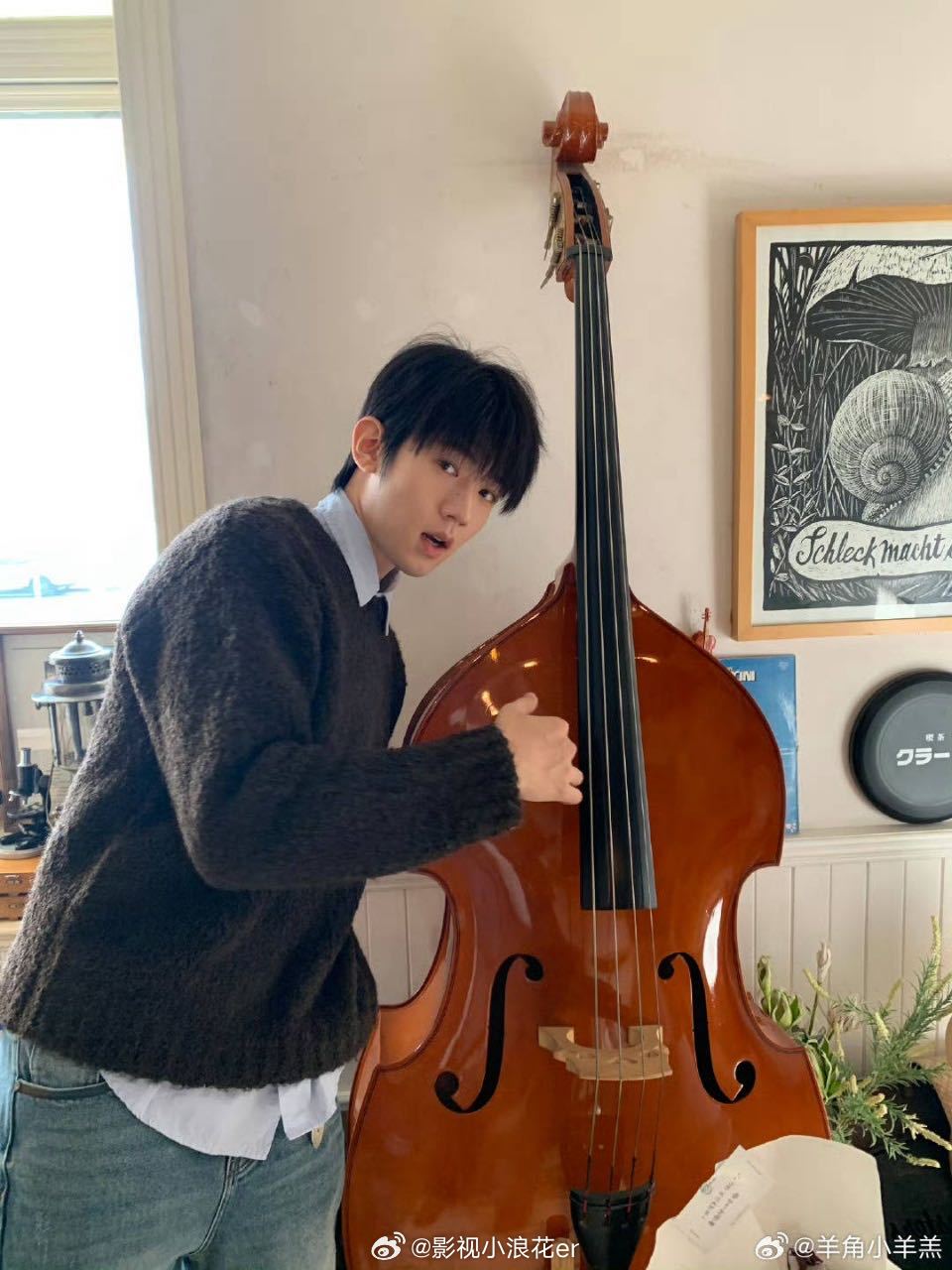 吴俊霆上音综了 吴俊霆首次上音综确实有看点，少年感与低音炮的反差很吸睛，青春造型