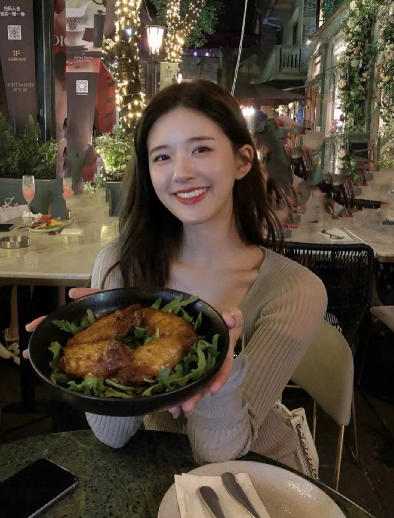 赵露思，经常请吃饭的漂亮姐姐…