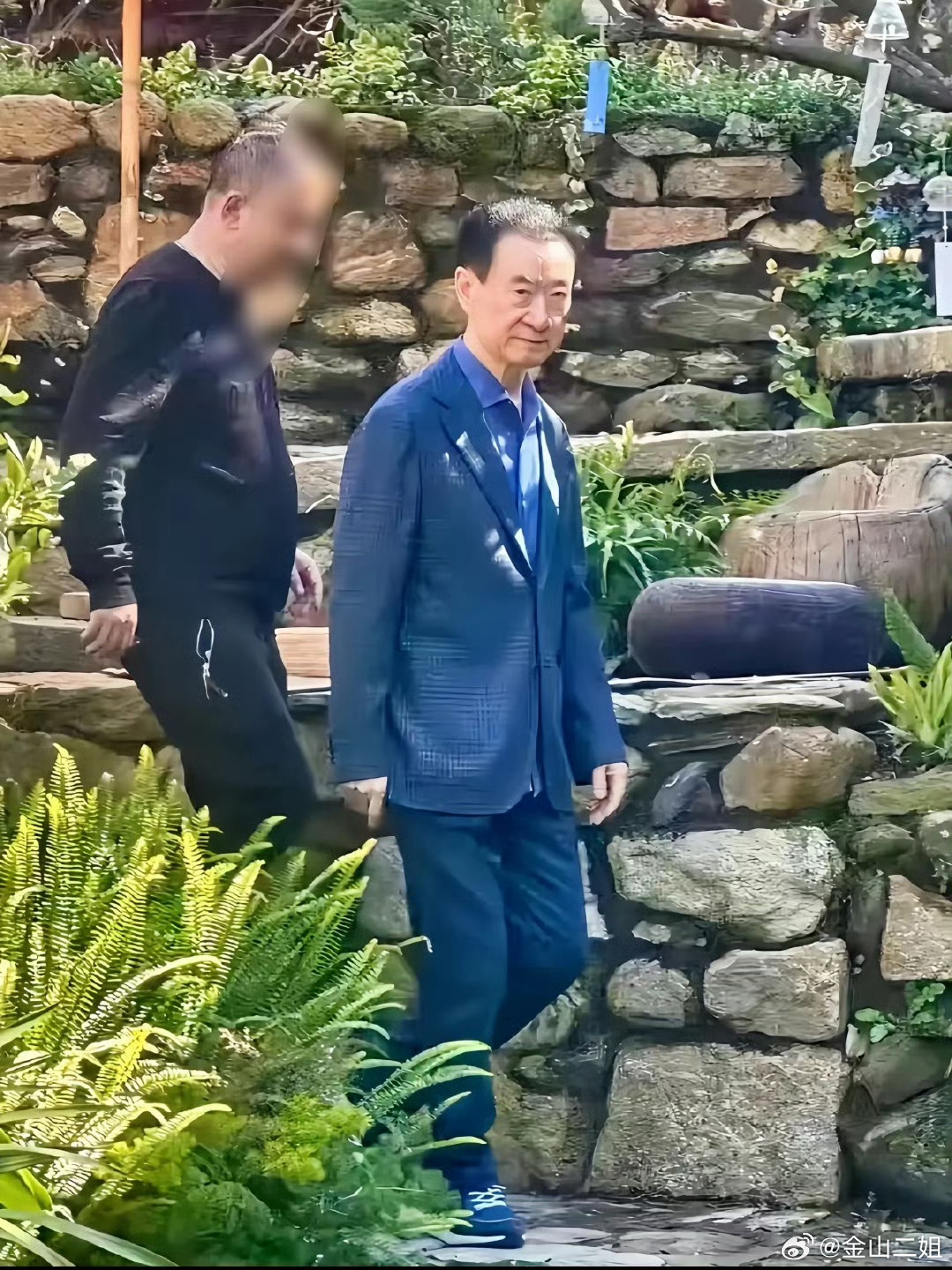 老王太可怜啦，儿子啥也指望不上[失望] ​​​