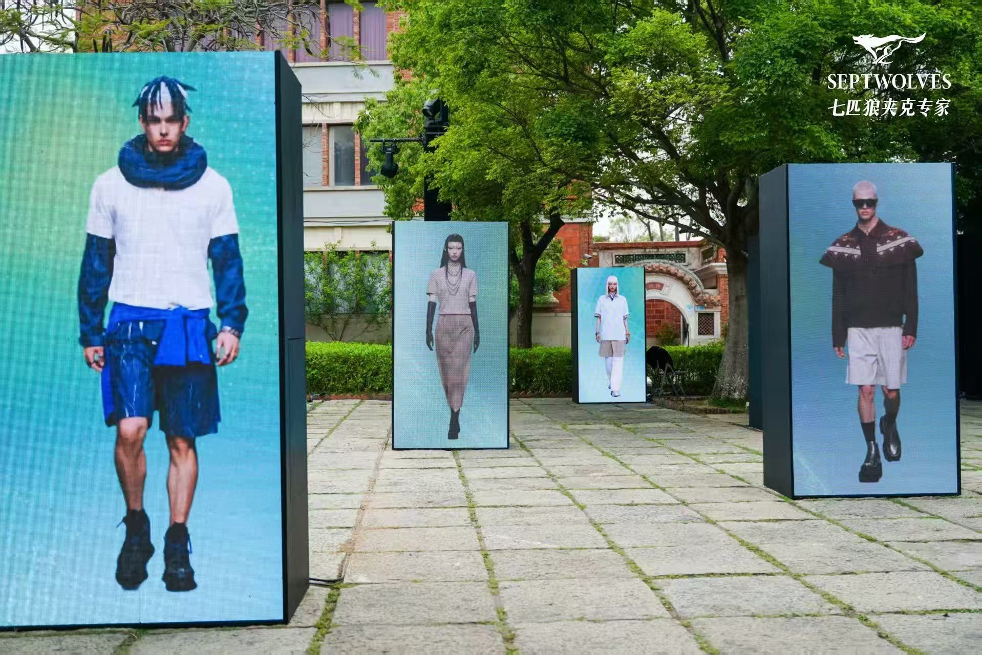 七匹狼这次真的赢麻了！梧林大秀直接出圈！他们直接把福船搬上水面当T台，搞了一场“