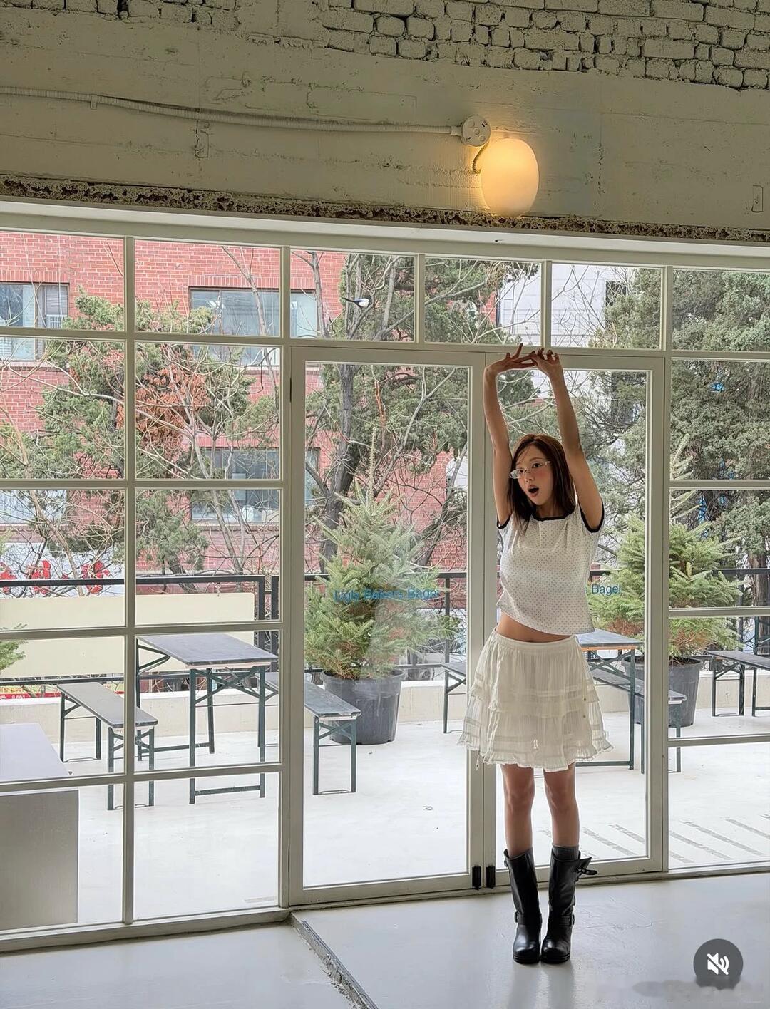 她真的好会穿｜韩女的小白裙合集，被美到！ 穿搭ootd穿搭春日穿搭时尚