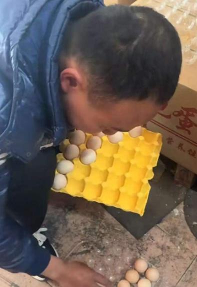 “看完想哭！”江苏无锡，一31岁自闭症小伙，花5个多小时，冒雨骑行52公里，来到