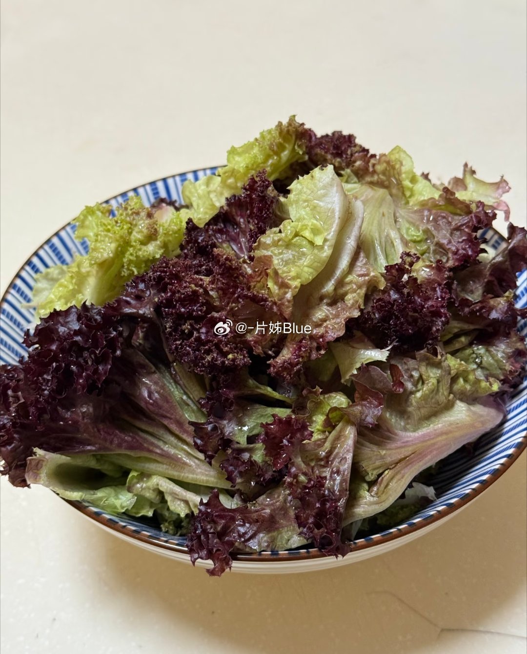 到底是谁喜欢吃生菜呀？是她是他是它还有它们……尤其是用生菜来拌沙拉或者直接卷烤肉