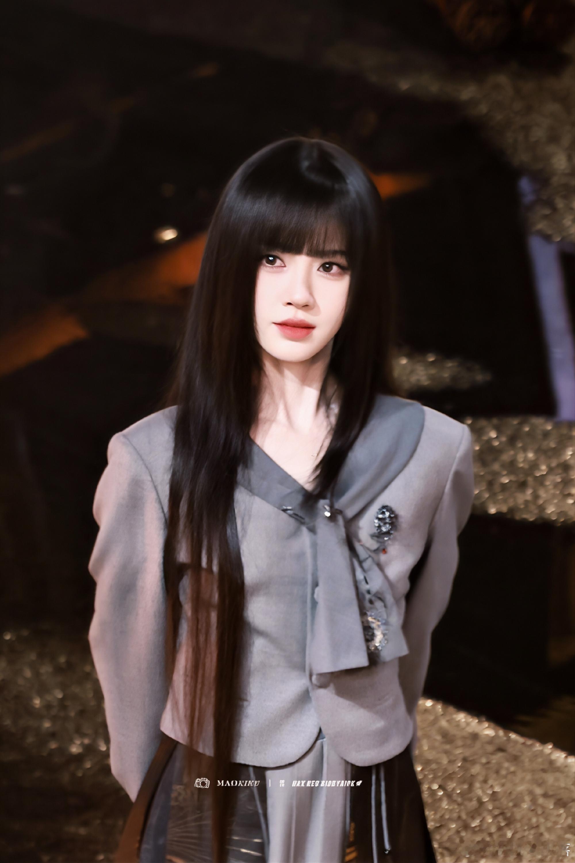 鞠婧祎 jjy鞠婧祎苏绿夏jjy鞠婧祎万花世界“我带着一颗炙热的心爱着千千万万种