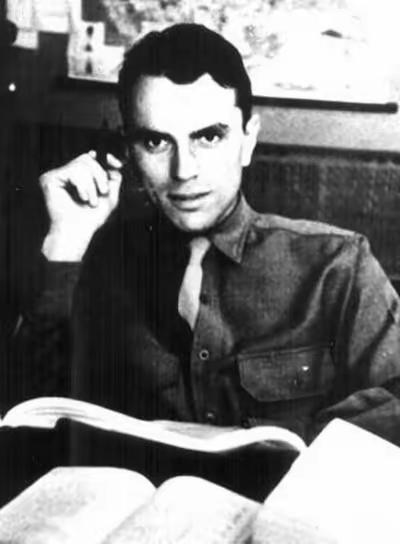 1945年的昆明，12岁的中国小女孩被美国士兵开车撞死，却只赔偿了26美元。女孩