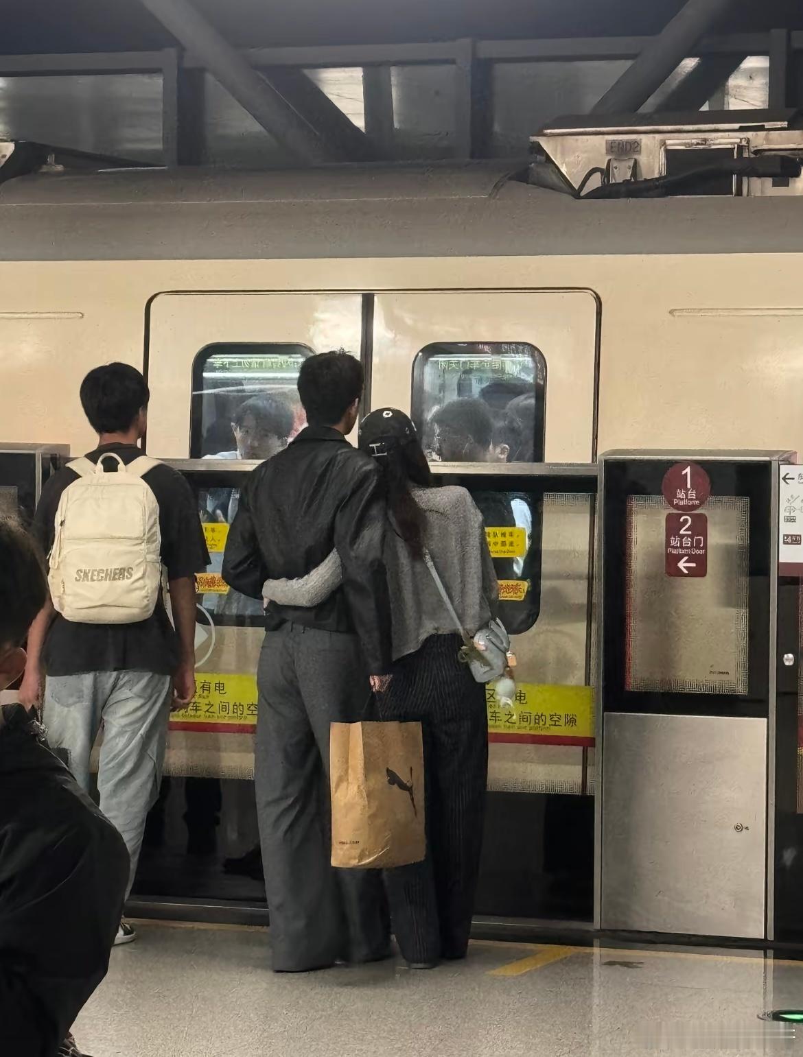 我说过这个冬天太冷 需要一个爱人 ​​​