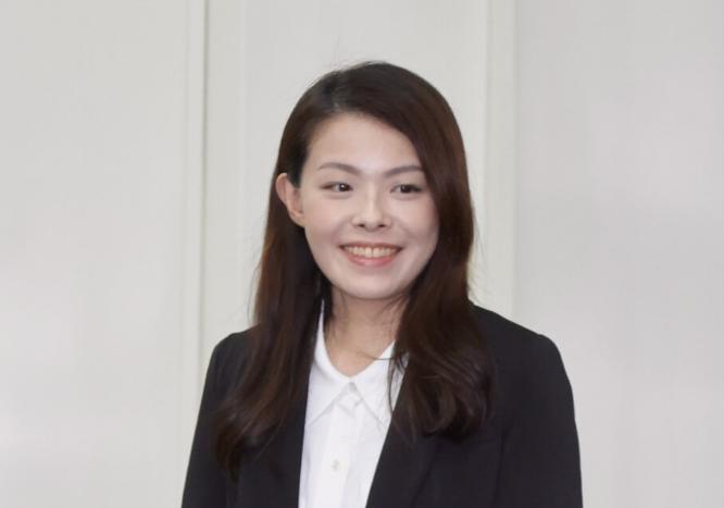 不寻常！郑丽文9月2日将陪同高虹安登记参选。
高虹安早前是民众党一员，因官司退出