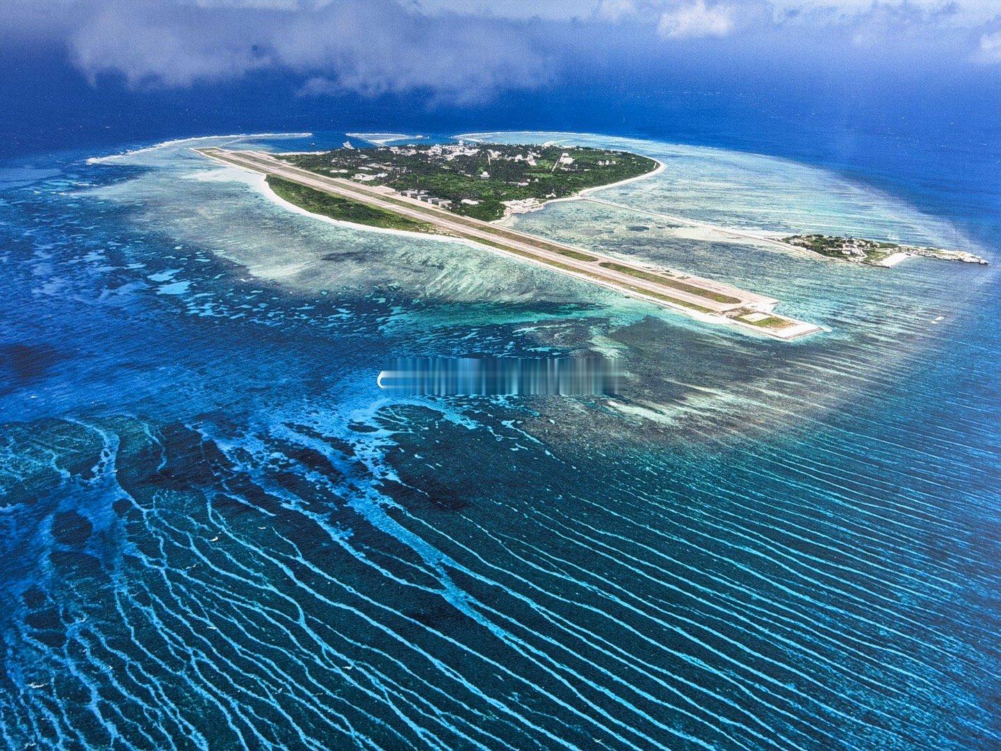 候机楼走廊里挂一面墙这么大的照片……这是我能看的么