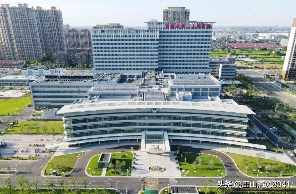 张家港市第一人民医院和常熟市第二人民医院都是苏州县级市里很好的三甲医院，水平都不