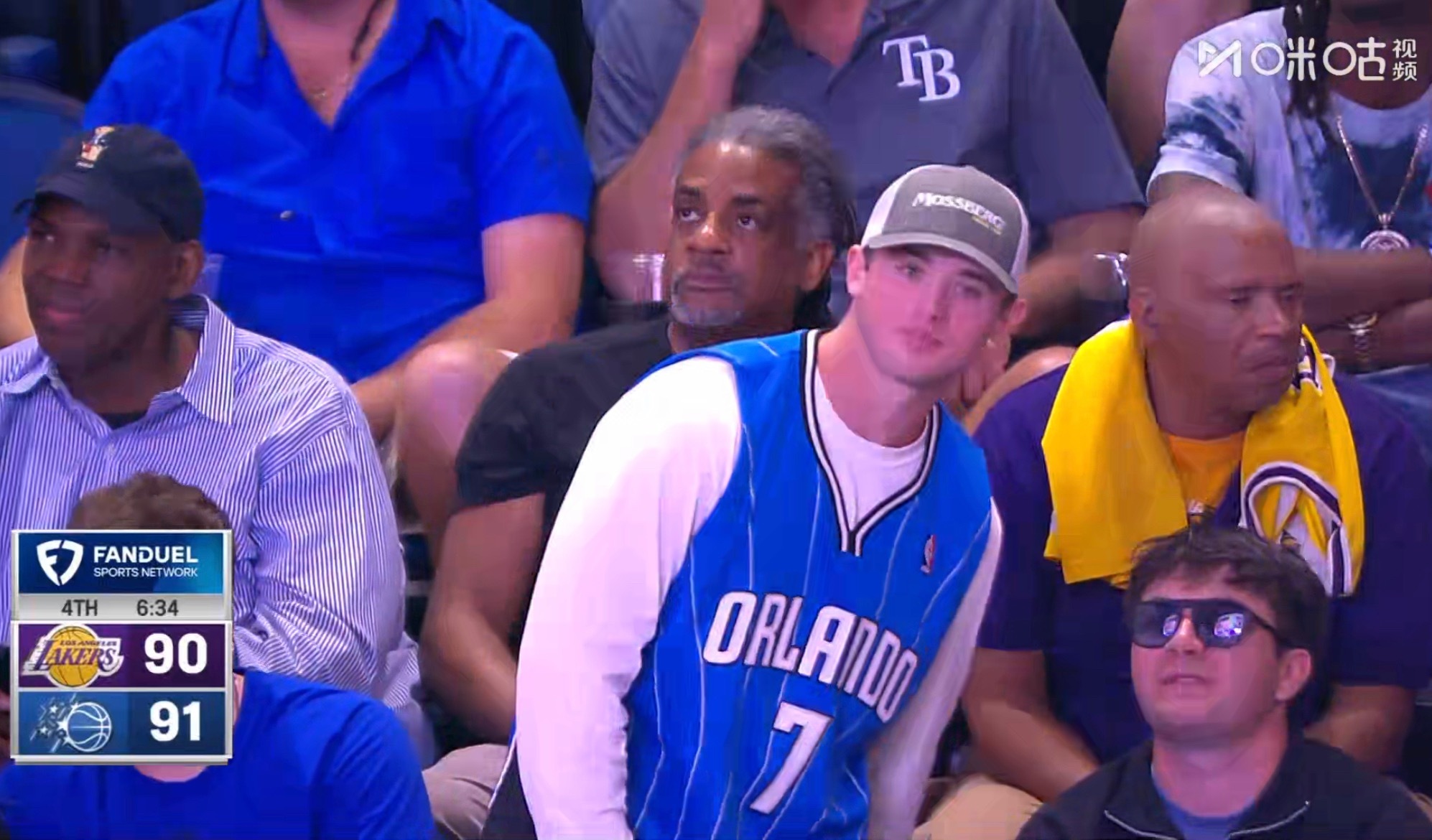 魔术球迷致敬雷迪克🫡 