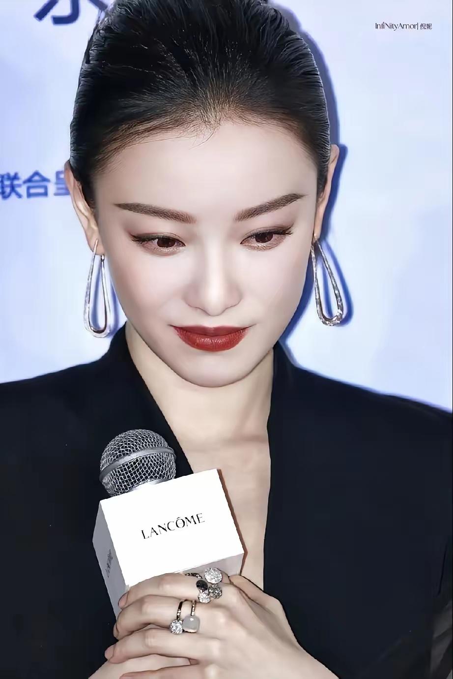 演技时尚路人缘，全在线