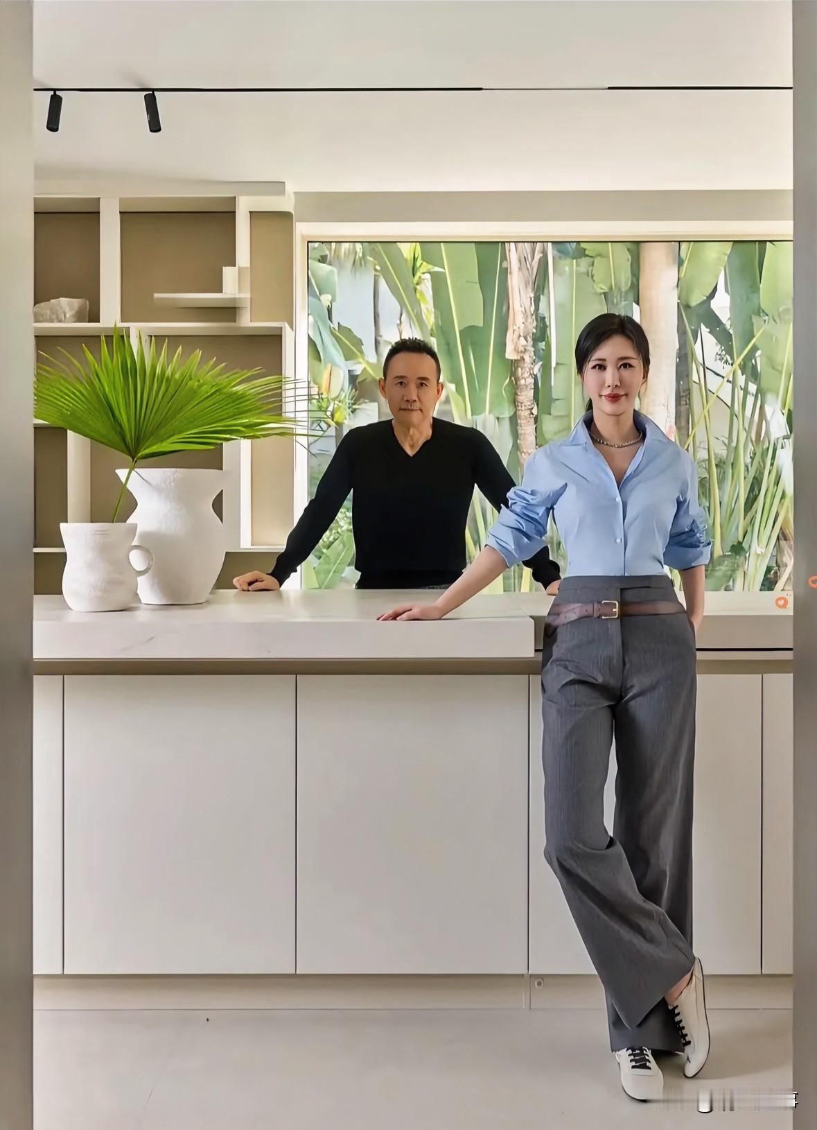 田朴珺终于不装了？这回大大方方承认靠老王，以前那个“独立女性”的人设崩得稀碎啊。