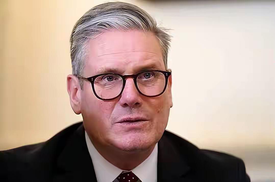 英国首相深夜致哀、国防长心碎：乌境内神秘观察任务夺走英军生命，英国官方一直谨慎公