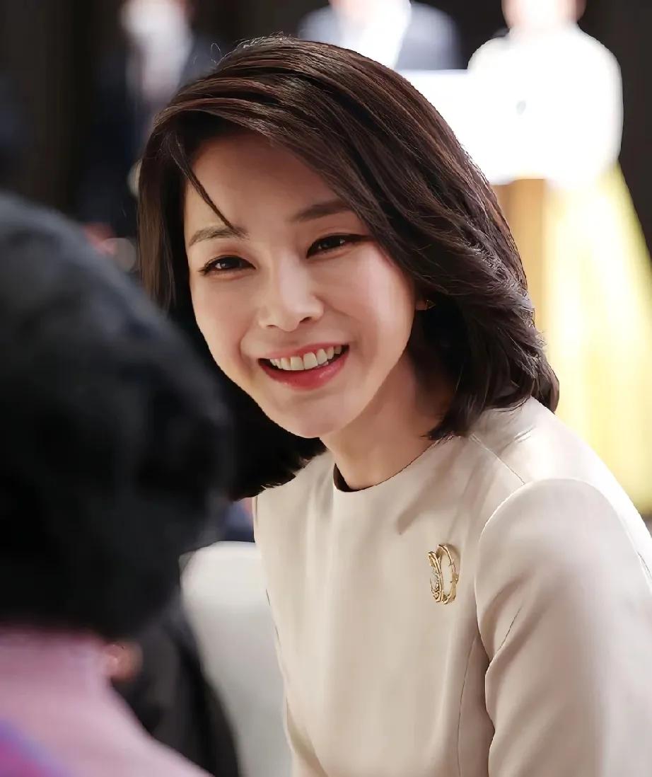 韩前总统夫人金建希案又出新状况！一审二审均被判处有罪的她还在狱中安稳待着，可 参
