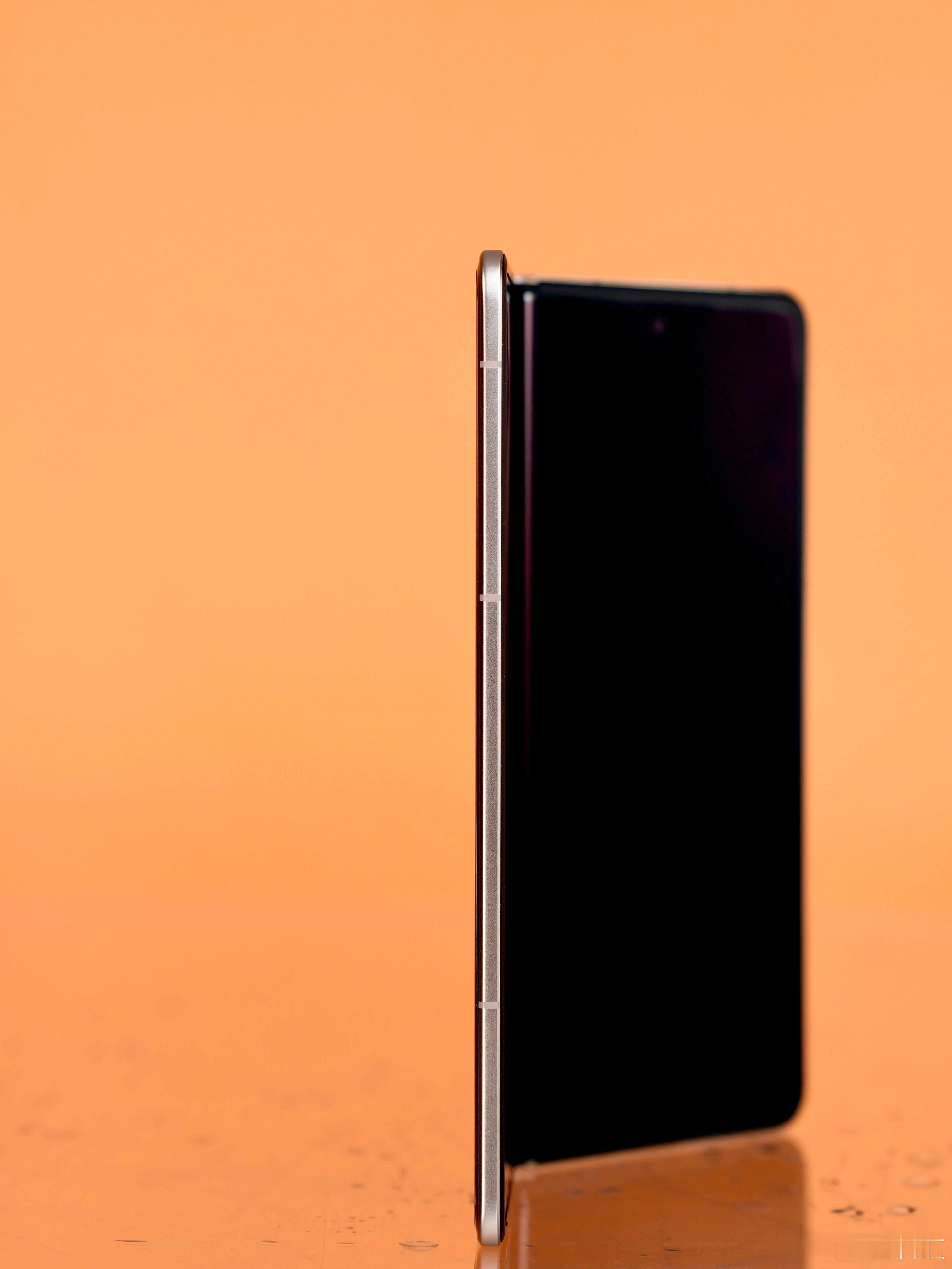 苹果最薄iPhone17Air再曝所以，这么薄吗？4.4mm？[坏笑][坏笑][