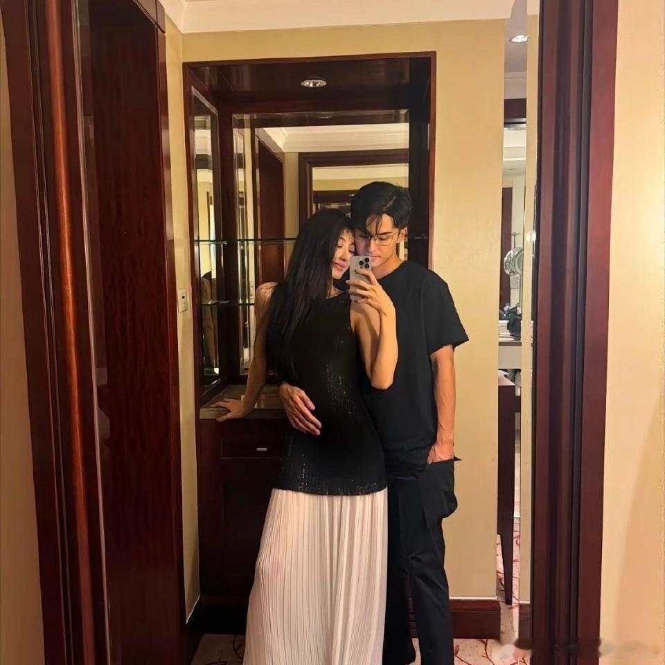 感情有什么好讲，因为爱自有天意。小情侣一直幸福下去吧！！乐乐言的告白信，奥斯卡的