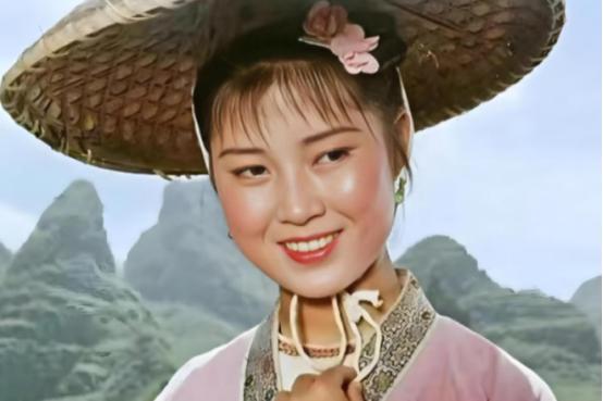 她是中国第一个执行死刑的明星，却在刑场上大喊不公平，1992年，靠“刘三姐”这个