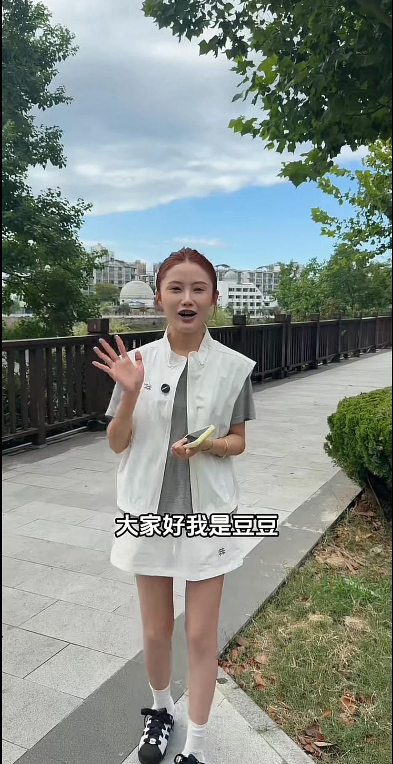 河南晋老五，金屋藏娇，怕女友受不了网络上的流言蜚语，直接不让人家露面了，大家都以