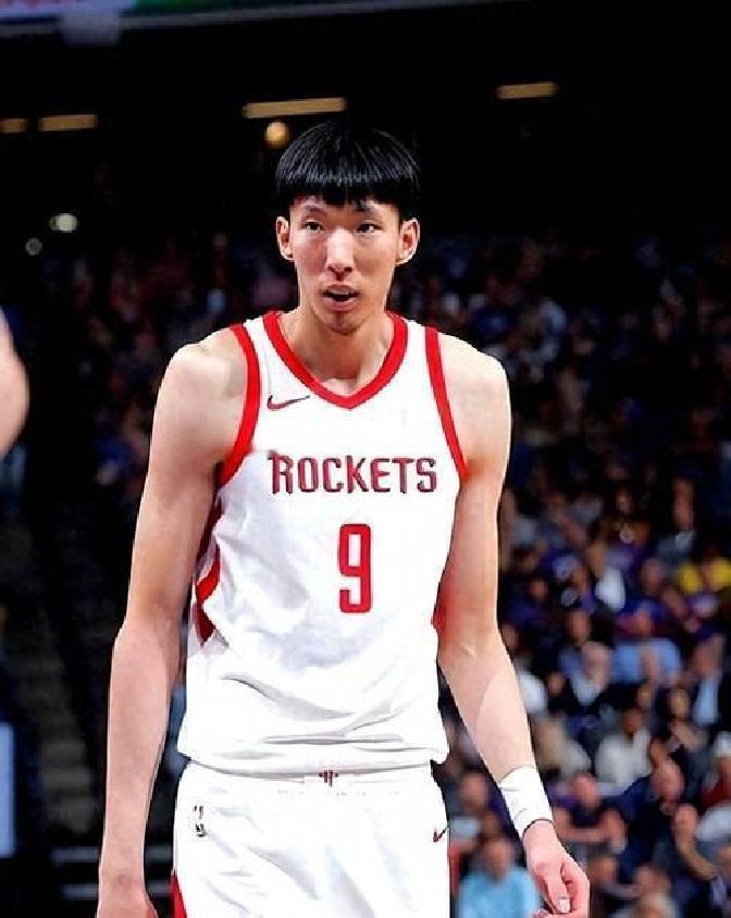 中国篮球最近有个怪现象，不少有天赋的球员，明明有机会在海外高水平联赛磨练，最后却