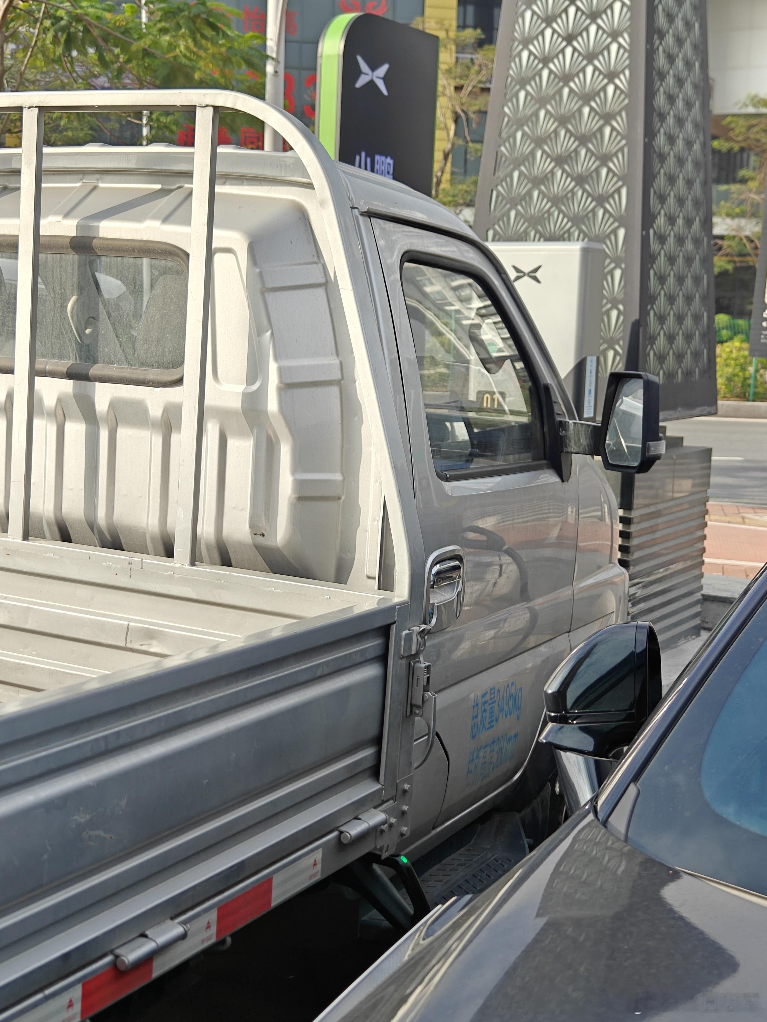 这个车最大充电功率估计只有60kw，用着480kw的s4 