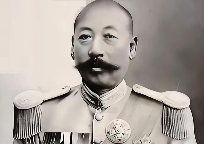 1912年，50岁的曹锟迎娶20岁的富家千金陈寒蕊。新婚夜，一番云雨过后，曹锟倒