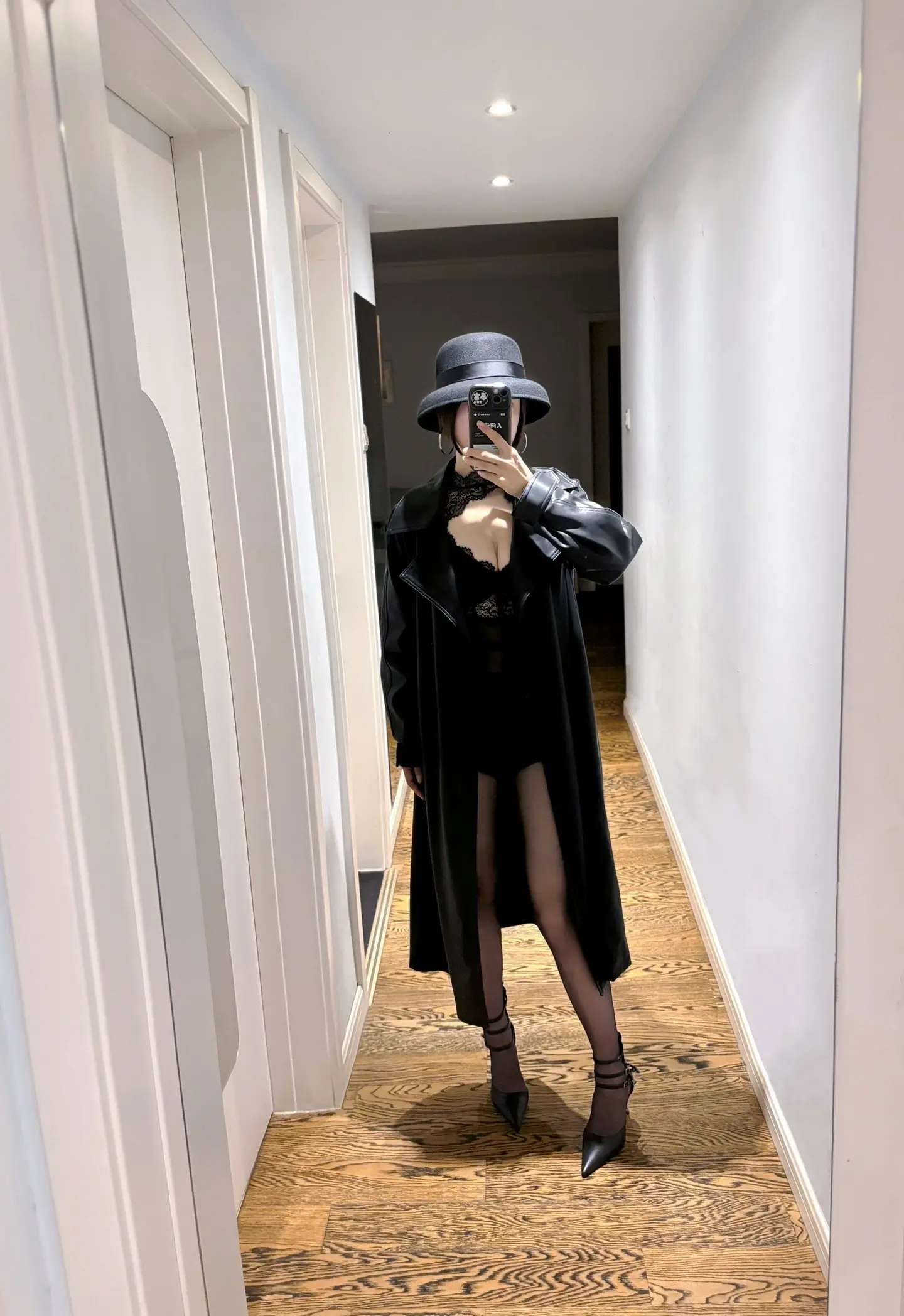又到了黑丝的主战场～
