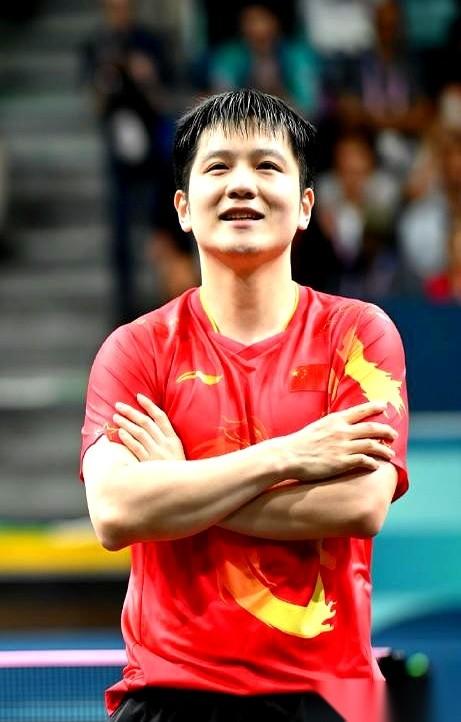 有时候真看不懂樊振东。
你说他图啥呢？世界冠军都快拿了个遍，怎么到了全运会，还是