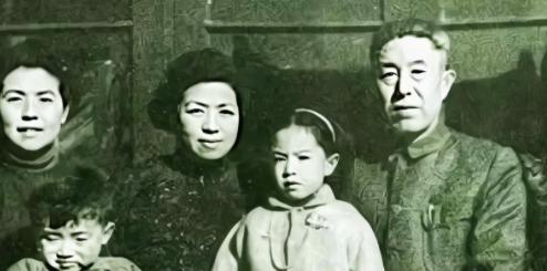 1977年高考前夕，北京一起命案惊动中央，死者是起义将领郑洞国的女儿郑安玉，有人