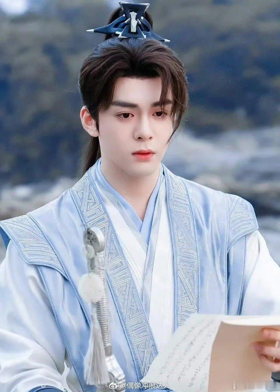 这位资源咖一直喂着呢，为啥这么长时间都红不了？ ​​​