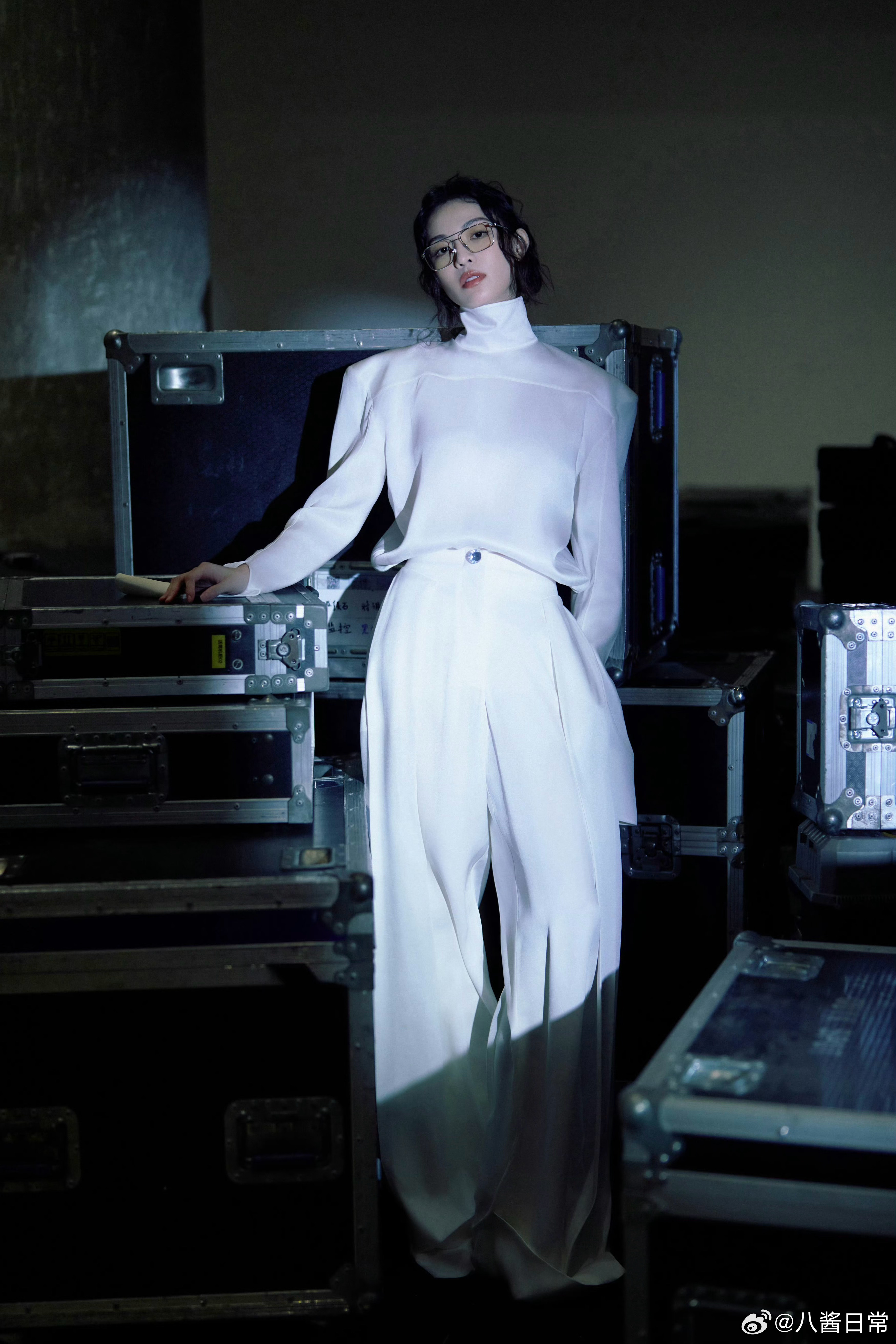 🍉 《爱情慢慢杀死你》定了男主是陈伟霆，女主是钟楚曦，二搭元年真的来了。亦舒的