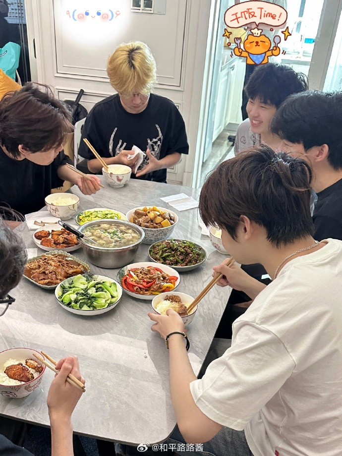 开餐啦，丰盛的晚餐辛苦的宝宝们多吃点补充营养2026pel夏季赛PEL夏季赛倒计