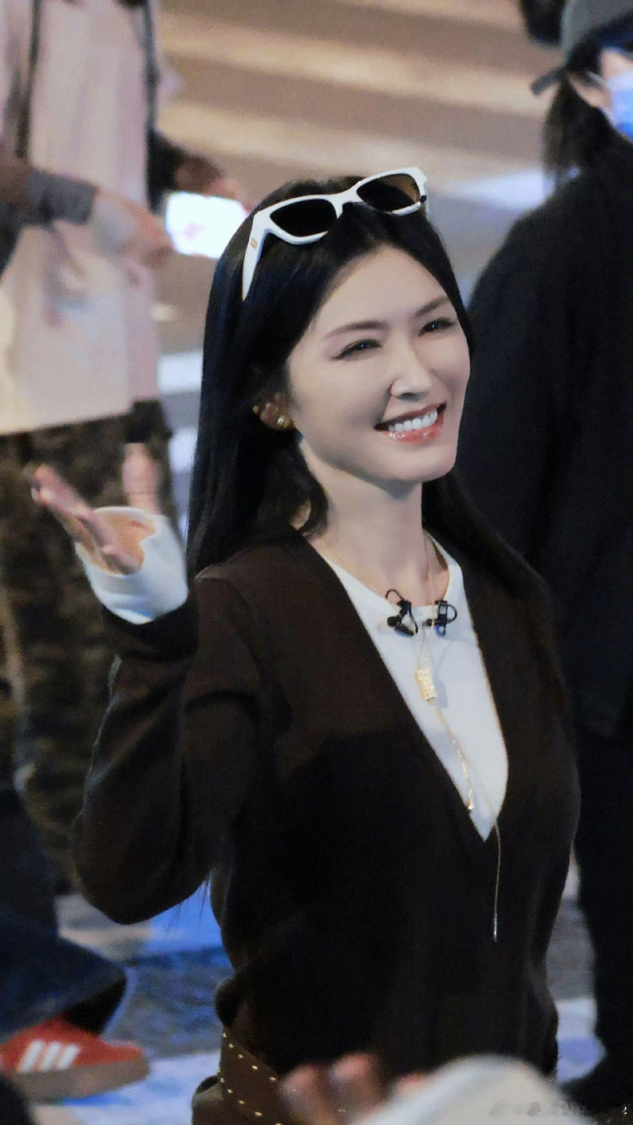 徐洁儿出道20年第一次被应援注水旗徐洁儿老来得粉乘风2026🥰破防了！出道二十