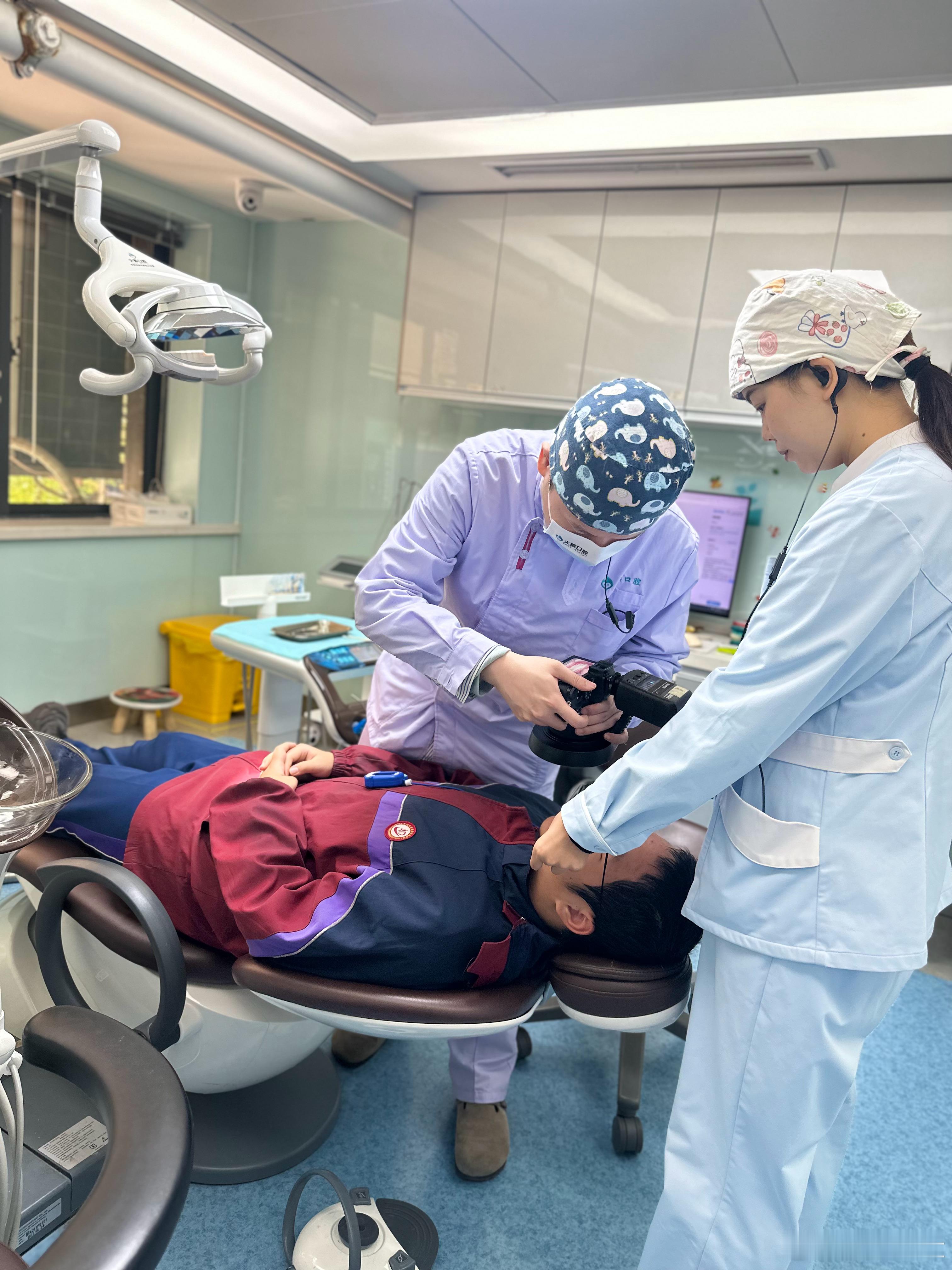 现在的娃周末不是看牙就是看眼睛视力问题，我们老大差不多一个月看一次牙医，已经连续