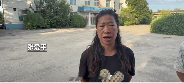 太欺负人了！山西太原，一女子在岗位做保安保洁16年，吃住在门卫室，全年无休。20