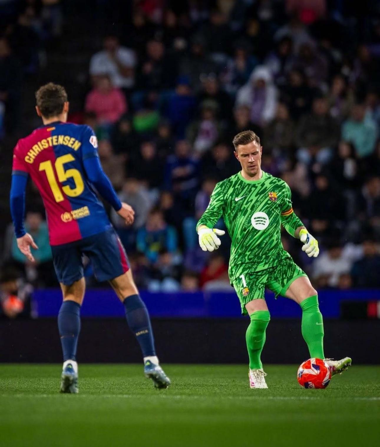 当巴萨公布欧冠主场对阵法兰克福的大名单时，33岁队长特尔施特根的名字让无数球迷沸