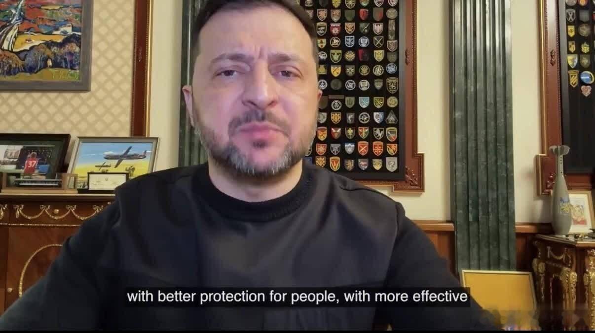 凤凰新闻【泽连斯基：谈判团队已抵达乌克兰，我即将与他们举行特别会议】乌克兰总统泽