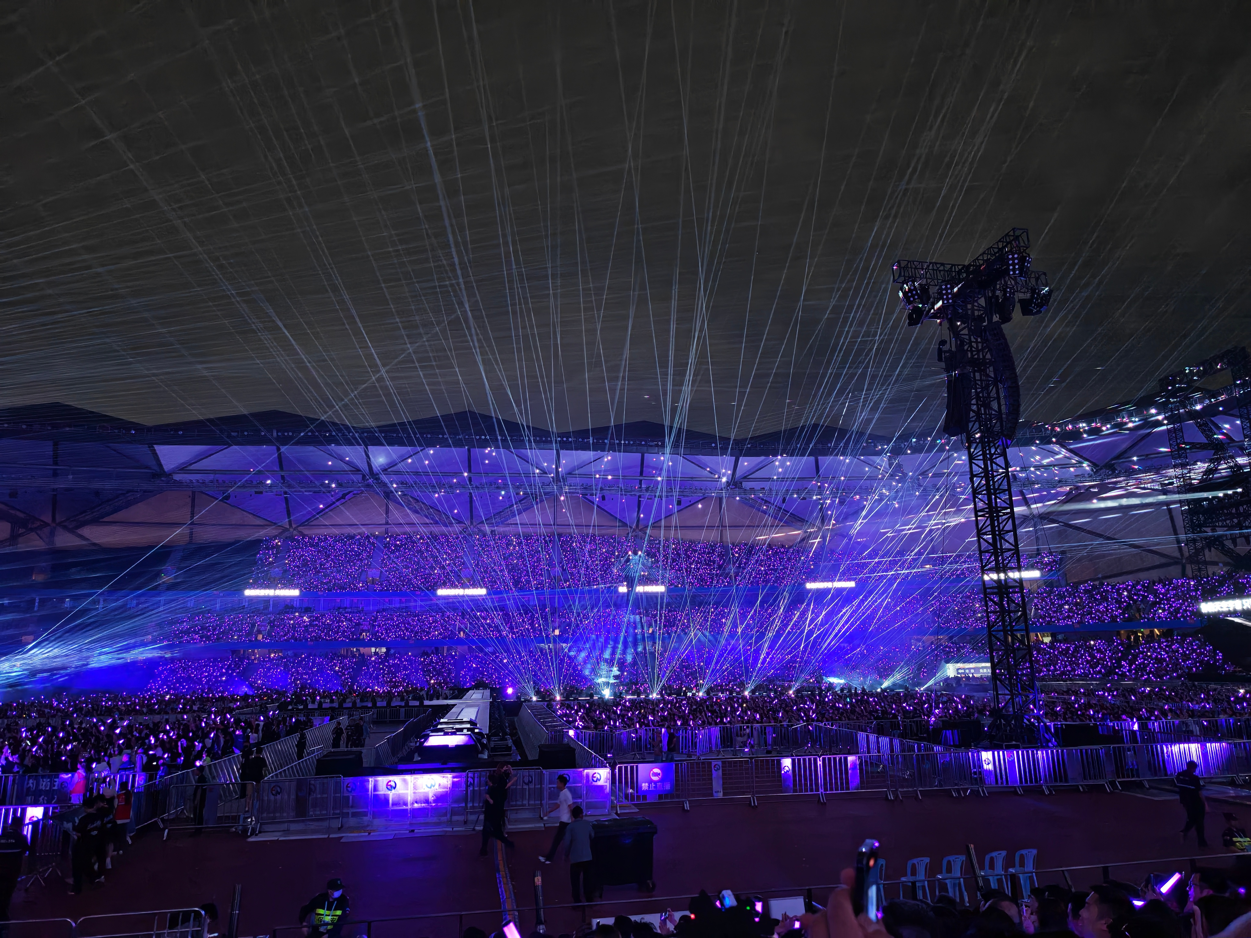 增距镜会成为影像手机标配吗 不会，主要是应用场景比较有限，除了字追星演唱会，或者