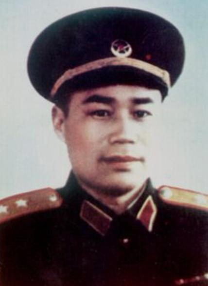 1937年，772团副团长王近山未经请示就伏击日军，战后他带着缴获的香烟找旅长陈