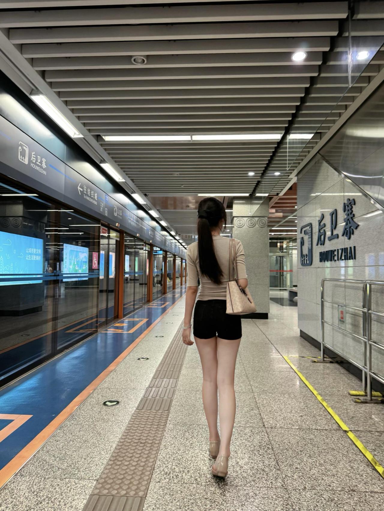 人这一辈子，

真正的嫁得好，

从来不是嫁进多有钱的人家，

而是嫁进一个能让