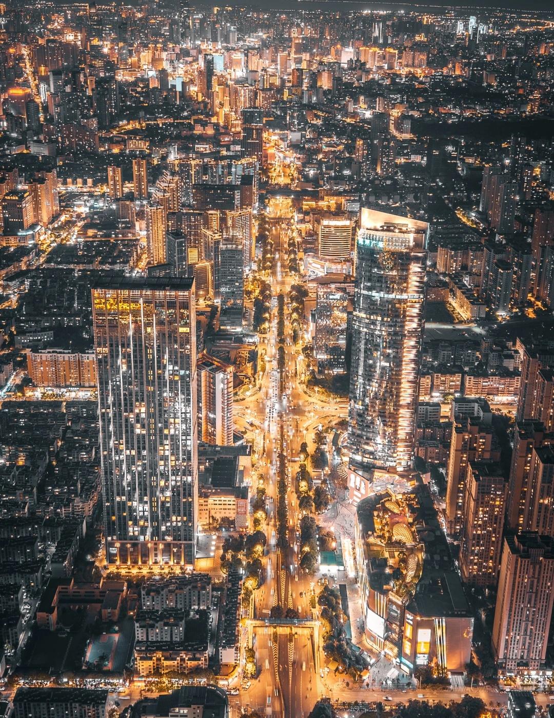 昆明同德曼哈顿
这个视角看昆明同德广场和北市区有一点曼哈顿的感觉。
昆明拍照 城